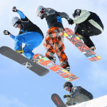 El snowboard se puede practicar de manera individual o en grupo.